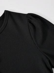 SHEIN 2件組青少年女孩黑色返校條紋喇叭袖上衣與細肩帶洋裝套裝，聚酯纖維 - 黑色 - 查看 5