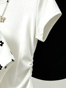 SHEIN 女款修身T恤盲盒3合1隨機發貨，1件黑色花卉滿版印花短袖T恤，簡約休閒日常百搭，適合春夏秋季，適合外出街頭穿著四季通用，經典波點印花，適合女孩女性，修身版型 - 彩色 - 查看 3