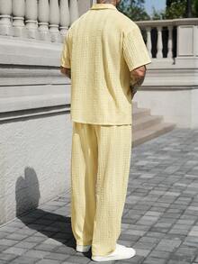 Manfinity CasualCool 男士 Polo 衫與長褲成熟休閒時尚套裝 - 黃色 - 查看 2