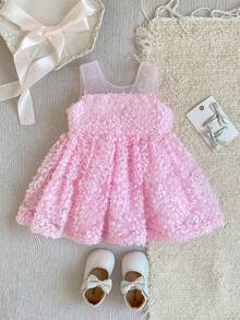 SHEIN Glamorique Kids 女嬰粉色洋裝，3D刺繡設計，背後附可拆卸大緞面蝴蝶結，適合婚禮、家庭聚會、高端親子下午茶、晚宴、生日派對、寶寶週歲派對、日常拍照、度假穿著、畢業舞會，夏季無袖洋裝 - 粉色 - 查看 4