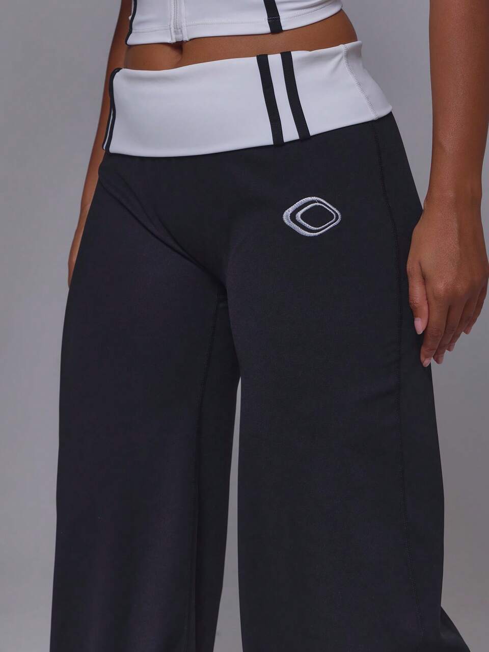Pantalon droit à taille repliée avec rayures contrastées noires, sport, entraînement, gym, pilates, fitness, décontracté quotidien, mignon, tous les jours, course, vide