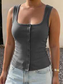 Dazy Plus Camiseta de tirantes anchos blanca de talla grande para mujer, ajustada, acanalada, versátil, corta, con cuello cuadrado, para primavera y verano - Gris Oscuro - Ver 1