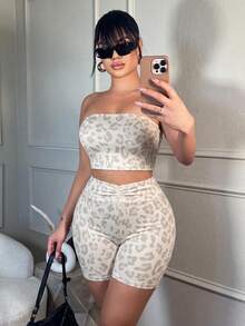 SHEIN SXY 大尺碼夏季休閒豹紋抹胸上衣與短褲兩件套 - 彩色 - 查看 2