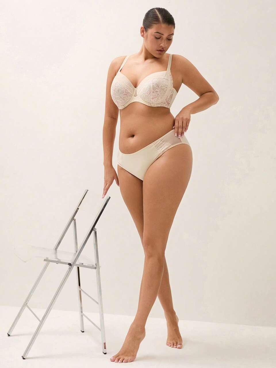Plus Full Coverage Unlined Mesh & Lace Bra