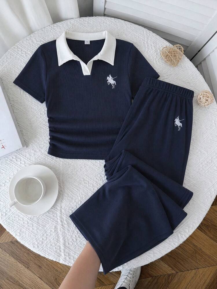 SHEIN Conjunto de camiseta ajustada de manga corta con cuello y pantalones de pierna ancha para niñas preadolescentes, color azul marino con blanco y negro, con bordado de logotipo pequeño, ropa casual y versátil para niñas, blusa azul marino para niñas, ropa para niñas grandes - Azul Marino - Añade 1