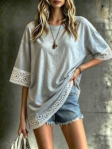 SHEIN Holidaya Camiseta casual de verano para mujer con cuello redondo, ajuste holgado, de algodón gris con ribete de encaje floral de ganchillo en mangas y bajo, elegante top de manga corta con patchwork calado para uso diario & vacaciones - Gris - Ver 1