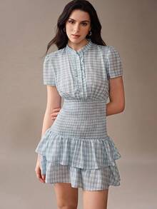 SHEIN LUNE Nuevo vestido corto de manga corta con cintura fruncida y decoración de capas de tela a cuadros, estilo dulce, romántico, francés y lindo, estampado de cuadros azules para picnic y brunch de verano - Azul - Ver 3