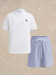 Courvante 男士休閒 Polo 衫套裝，圖案、條紋、刺繡，白色上衣搭配藍色條紋短褲，鈕扣設計，2 件組，人造絲材質，柔軟垂墜，適合高爾夫球與休閒穿著 - 白色 - 查看 14