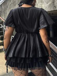 Whyspr Kemeja Lengan Pendek Bergaris Model A-Line Berkerah V Dalam Gaya Punk Gelap Ukuran Plus - Hitam - View 2