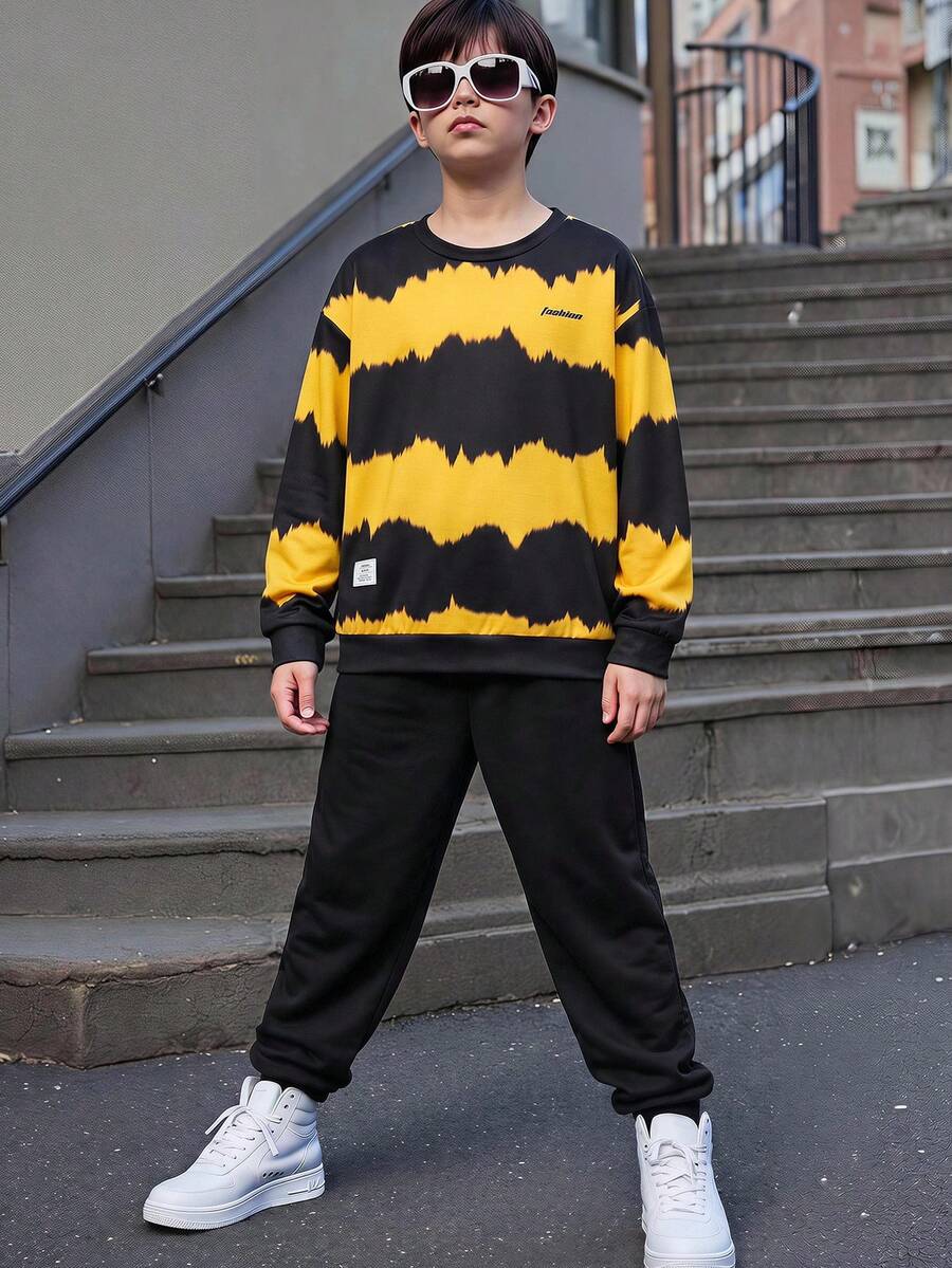 SHEIN 2件組兒童青少年男孩休閒極簡時尚對比色條紋圖案印花長袖圓領舒適運動衫與長褲套裝，適合秋冬