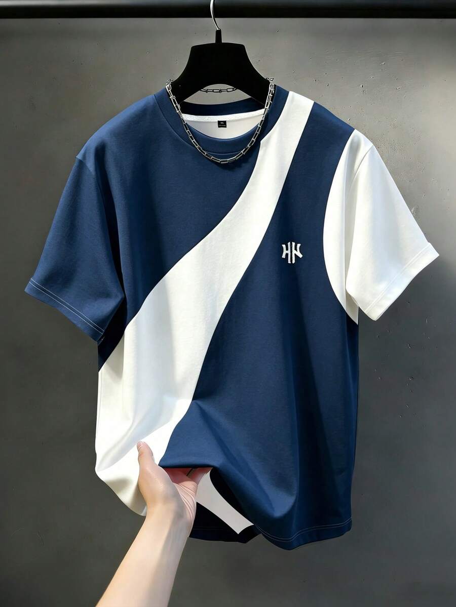 Manfinity Homme 男士大尺碼字母印花拼接色休閒日常夏季T恤 - 藍白色 - 查看 1