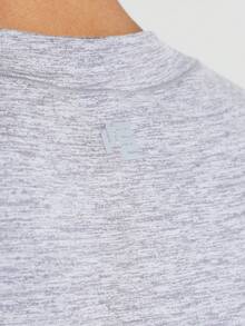 11SKNDS Camiseta Ajustada de Manga Curta com Gola Redonda Sem Costura, Textura Mesclada, Silhueta Ajustada, Tecido Macio e Elástico, Essencial Casual do Dia a Dia - Cinza - Visão 5