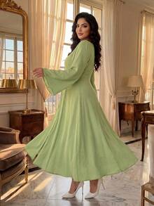 SHEIN Lady CURVE 春秋新款优雅休闲通勤日常旅行度假喇叭袖纽扣前襟喇叭下摆复古腰A字浪漫日常通勤办公室工作波西米亚风连衣裙 - 薄荷綠 - 查看 2