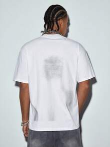 Modcrash Camiseta blanca de moda urbana para hombre, con estampado retro abstracto de salpicaduras en la espalda - Blanco - Ver 2
