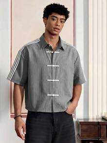 EASEVO Camisa de manga corta con botones delanteros y patrón de rayas de colores contrastantes para hombres de talla grande - Blanco y Negro - Ver 8