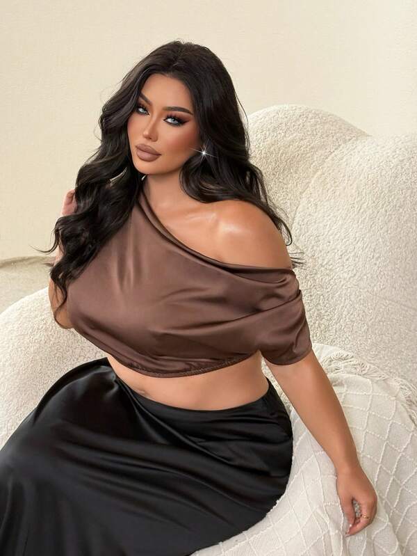 NU&NOW Plus Size Sexy Asymmetrical Shoulder Cropped Blouse