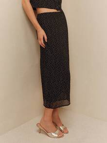 lacRébo 黑色迷你花卉印花雪紡套裝，寬鬆版型上衣附領結與中長裙，適合夏季度假 - 黑色 - 查看 3