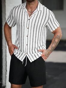 SLATEMANN 男士復古黑白條紋紋理鏤空領成熟休閒度假修身短袖襯衫與黑色彈性腰短褲套裝 - 黑與白 - 查看 7