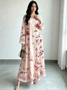 SHEIN Najma 花卉與幾何蕾絲印花淺粉色長洋裝，女款時尚V領長袖洋裝，女款長款花卉洋裝，春夏優雅洋裝，阿拉伯風格女裝 - 彩色 - 查看 5