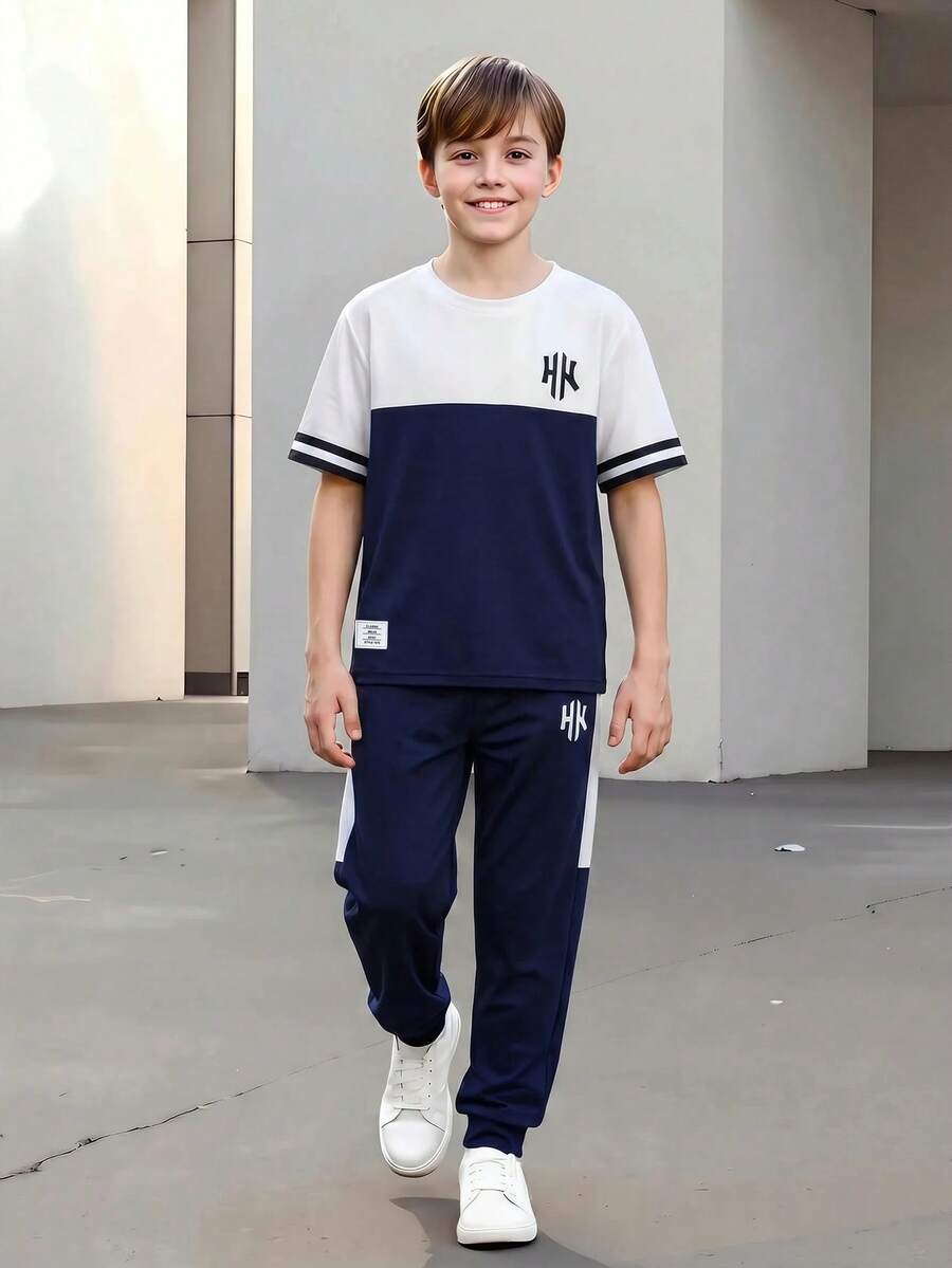 SHEIN 2件組兒童青少年男孩休閒拼色字母印花圓領短袖T恤與短褲套裝,適合通勤、上學、日常休閒、外出、運動,春夏季開學穿搭男孩服裝、校服、開學服裝 - 彩色 - 查看 1