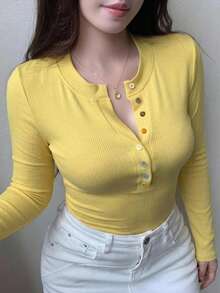 Dazy Plus 奶油黃彩虹彩色鈕扣裝飾修身長袖春夏秋新款性感T恤 - 黃色 - 查看 4
