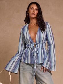 SHEIN Glamour 輕奢青春時尚彩色條紋編織深V領喇叭袖前襟抽繩蝴蝶結裝飾女款襯衫，適合春夏秋季 - 薄荷藍 - 查看 1