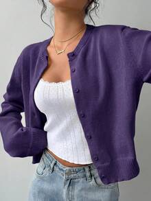 SHEIN BASICS 女款休閒純色圓領長袖寬鬆短版開襟針織外套 秋季外套 適合教師 校園穿搭 深紫色 日常白天穿著 - 紫色 - 查看 3