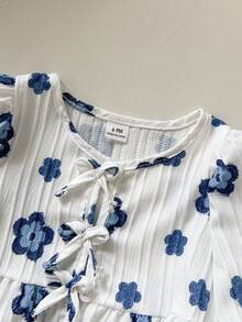 SHEIN Vintaside Kids 2件組女嬰春秋圓領燈籠泡泡長袖荷葉邊前開襟蝴蝶結裝飾上衣直筒長褲套裝 藍色與白色 - 藍色 - 查看 8