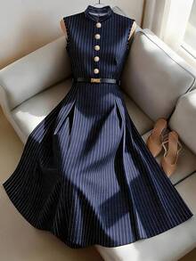 SHEIN Franclia 女士优雅法式无袖连衣裙，立领，纽扣装饰，无腰带，A字裙摆，藏蓝色条纹，优雅女装，夏季连衣裙，沙滩装，休闲连衣裙，度假装，休闲连衣裙，女士通勤装，女士办公室装，社交连衣裙，工作连衣裙，女士办公室着装，女士商务着装，女士工作连衣裙，夏季女装 - 藏蓝色 - 查看 5