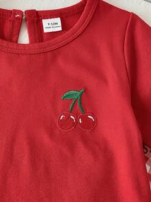SHEIN Playful Pals 女嬰圓領櫻桃刺繡短袖T恤與格紋長褲休閒日常套裝 - 紅色 - 查看 7