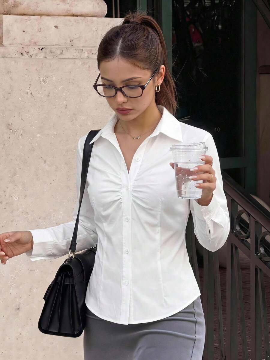 SHEIN 兒童青少年女童襯衫 秋冬新款 白色素色 壓褶鈕扣長袖襯衫 白色領襯衫 白色襯衫 通勤休閒百搭 開學季 腰部設計 長袖襯衫 鈕扣襯衫 - 白色 - 查看 1