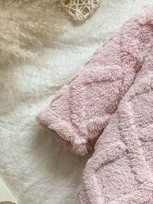SHEIN Vintaside Kids 新生兒簡約時尚可愛波點長袖連帽抓絨連身衣居家服 - 淺粉色 - 查看 8