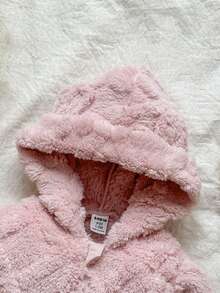 SHEIN Vintaside Kids 新生兒簡約時尚可愛波點長袖連帽抓絨連身衣居家服 - 淺粉色 - 查看 5