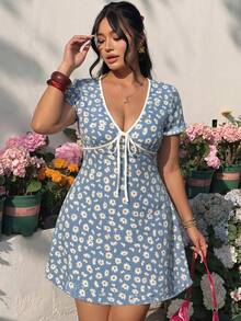SHEIN EZwear 大码女士夏季性感印花深V领系带修身连衣裙 - 杏色 - 查看 3