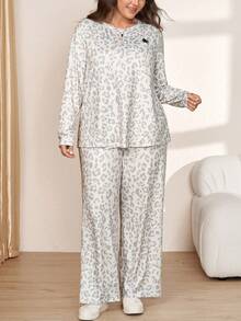 Comfylo Conjunto de 2 piezas de top de manga larga y pantalones con estampado de leopardo talla grande - Gris Claro - Ver 3
