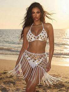Swim SXY Conjunto de playa de 3 piezas para mujer de verano y vacaciones, top de bikini halter con lazo, espalda descubierta, sexy, de alta gama, color liso, estilo europeo y americano, hecho a mano, con patchwork calado, lentejuelas plateadas reflectantes tipo espejo y falda con pañuelo y flecos - Blanco - Ver 1