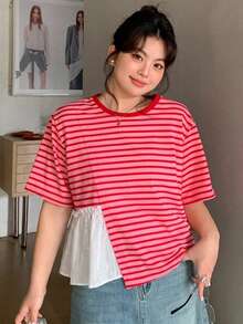 Dazy Plus Kaos Musim Semi/Panas Warna Pink dengan Motif Garis-Garis Patchwork Kontras dan Kerah Bulat Longgar Lengan Pendek - Merah - View 5