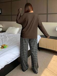 Dazy Plus 两件套印花宽松圆领长袖上衣和格子裤睡衣套装 - 棕色 - 查看 2
