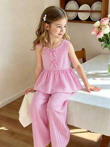SHEIN Vintaside Kids 女童两件套，采用纹理条纹图案，粉色蝴蝶结装饰无袖上衣和阔腿裤，甜美可爱，夏季休闲装扮。 - 粉色 - 查看 12