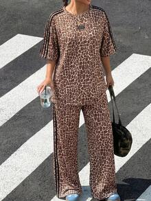 SHEIN EZwear 大尺碼女款全印花拼色上衣與長褲休閒日常兩件套，米色夏季度假騎行裝 - 彩色 - 查看 8
