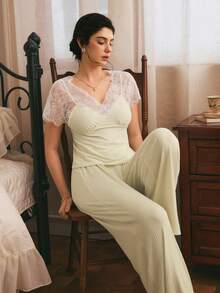 Côtesoire French Elegant Romantic Contrast Color Lace Patchwork Comfortable Knit Deep V Back Women's Pajama Set - Yellow - View 6