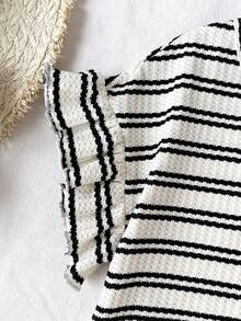 SHEIN 兒童青少年女孩 T-Shirt 套裝 黑色與白色條紋 休閒經典針織圓領荷葉邊下擺 T-Shirt 搭配寬鬆長褲 2 件套 - 黑與白 - 查看 6