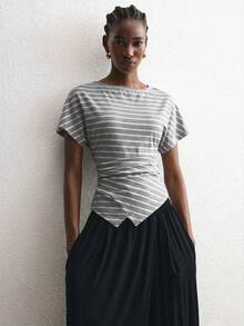 ATUI Studio 女款灰色不對稱下擺上衣－棉質彈性百褶腰 T-shirt，適合夏季海灘休閒早午餐 - 灰色 - 查看 5