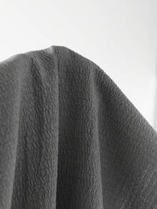 Manfinity Homme 男士灰色夏季休閒城市度假皺褶布料領口短袖襯衫與抽繩配套長褲套裝，2件套優雅 Polo 風正式穿搭 - 灰色 - 查看 6