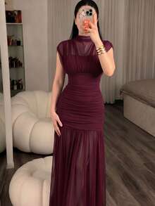 Anewsta 春夏新款優雅時尚性感度假新年出遊約會修身彈性百褶長款女裝洋裝 - 酒紅色 - 查看 2