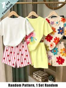 (Patrón aleatorio, 1 set aleatorio) Camiseta corta básica y pantalones cortos para niñas con estampado de fresa, lazo, corazón, rayas rosas y blancas, y flores de colores - Multicolor - Ver 2