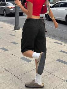 SHEIN 青少年女孩寬鬆休閒牛仔短褲，附口袋，百慕達長度內縫 - 黑色 - 查看 2