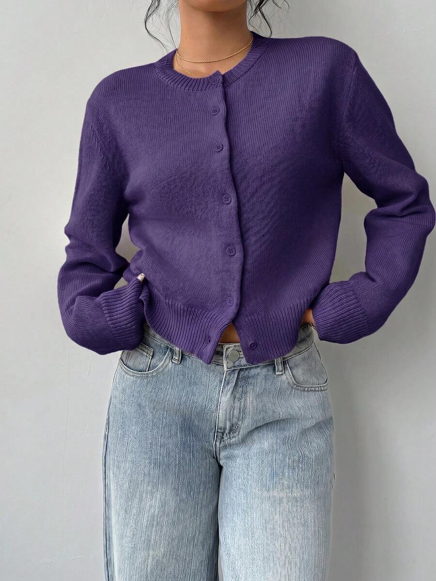 SHEIN BASICS 女款休閒純色圓領長袖寬鬆短版開襟針織外套 秋季外套 適合教師 校園穿搭 深紫色 日常白天穿著 - 紫色 - 查看 1