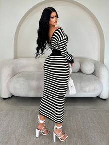 SHEIN SXY 女款深V領條紋拼接休閒派對針織洋裝 - 黑與白 - 查看 2
