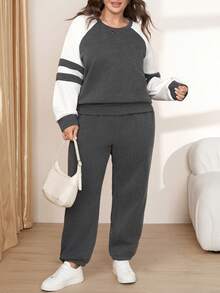 Comfylo Setelan Sweatshirt dan Celana Jogging Patchwork Warna Blok Kasual Musim Gugur/Dingin Ukuran Besar 2 Potong untuk Liburan, Warna Hitam Putih Abu-abu - Grey - View 3